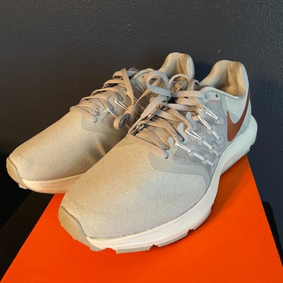 Nike Run Swift Women's Athletic Sneakers size 8.5 - Picture 4 of 7